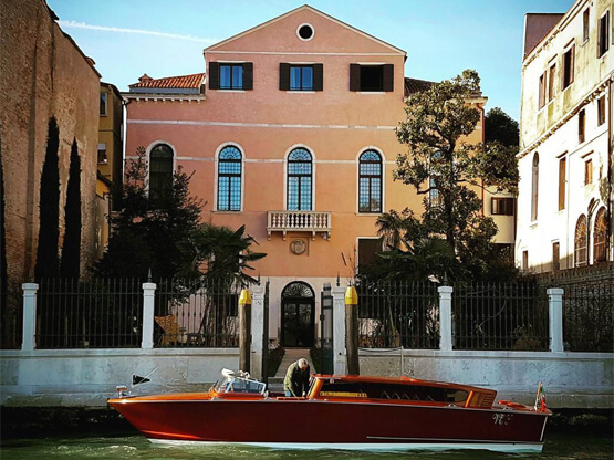 Palazzo-Venart-private-boat-transfer